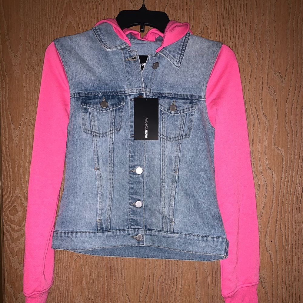 Only 1 Left ❤️😍😘 Make me wonder denim jacket ❤️